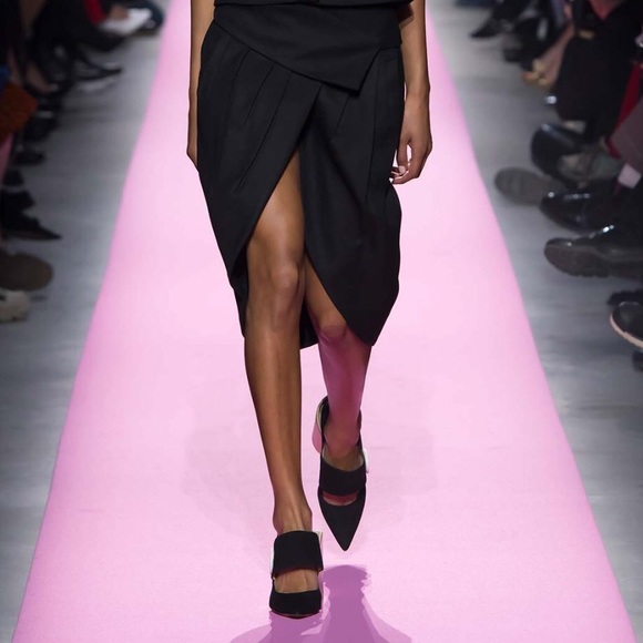 JACQUEMUS FW’17 Collection Skirt - Picture 7 of 8